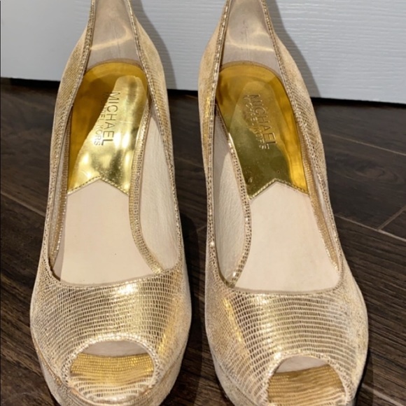 Micheal Kors Heels (size 7.5) - Picture 3 of 4